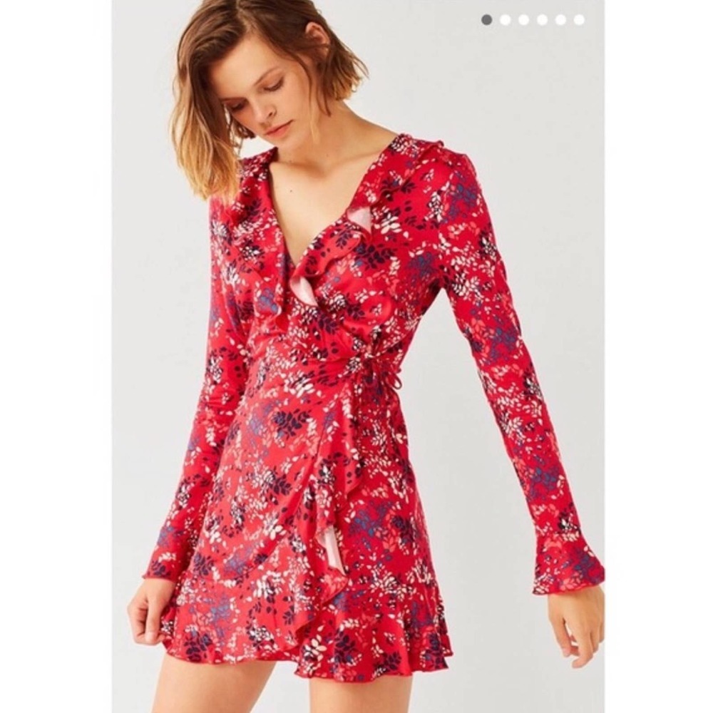 Urban Outfitters Red Long Sleeve Floral Print Ruffle Trim Wrap Dress Size Large
